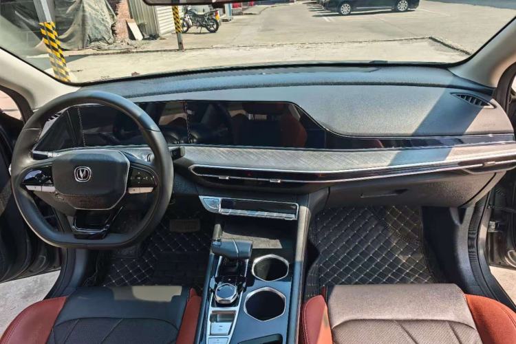 Used CHANGAN Eado 2023 Changan Edition PLUS Blue Whale NE 1.4T GDI DCT Prestige Version Interior 2