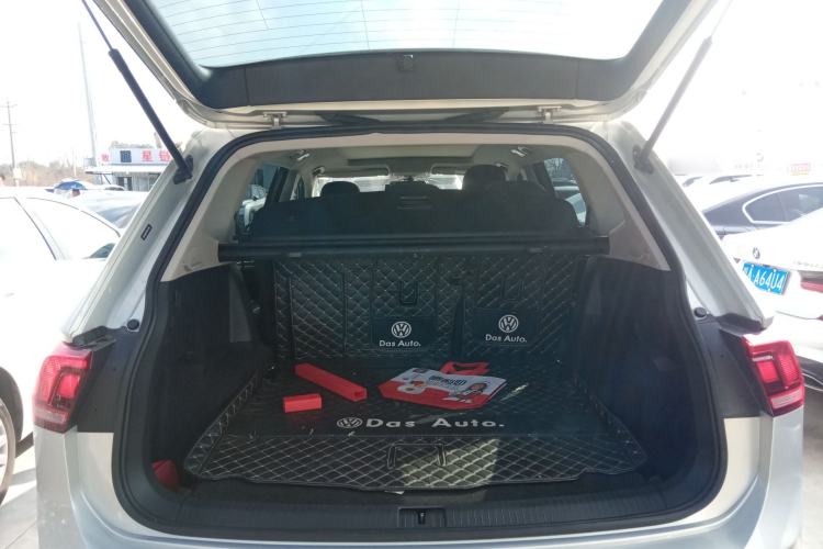 Used Volkswagen Tiguan L 2019 330TSI Automatic Two-Wheel Drive Panoramic Comfort Edition China VI Standard
