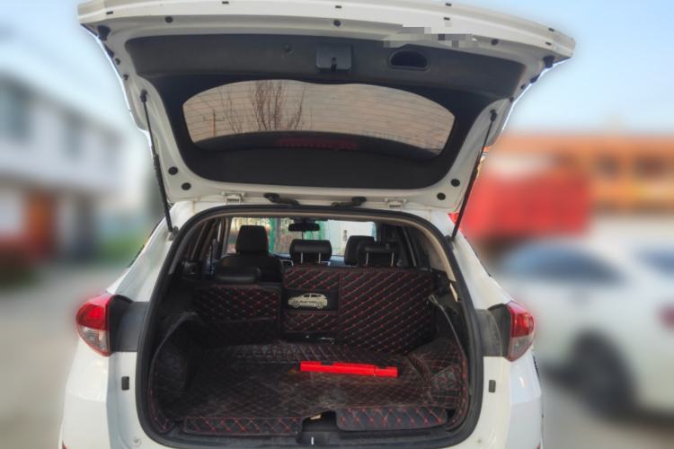 Used Hyundai Tucson 2018 1.6T Dual-Clutch Two-Wheel Drive 15th Anniversary Special Edition Trunk