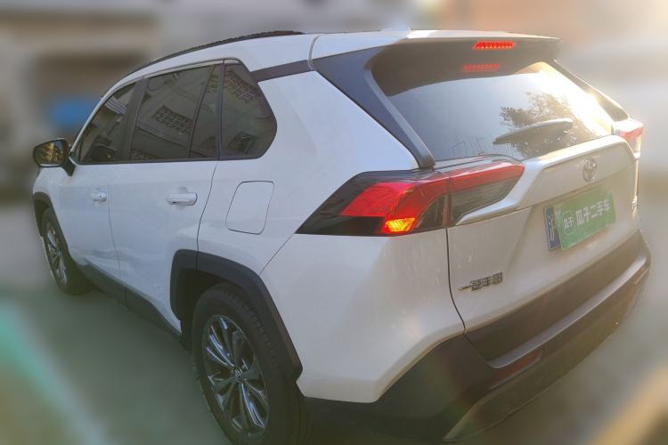 Used Toyota RAV4 2023 2.0L CVT Two-Wheel Drive Fashion Plus Edition