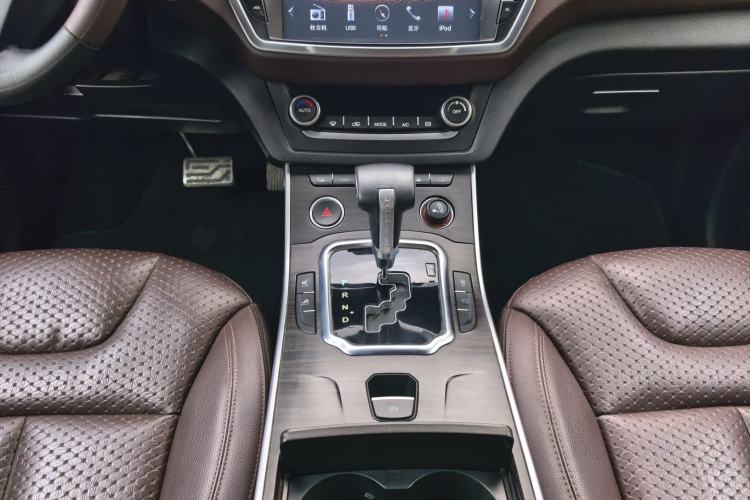 Used Land X7 2016 2.0T Panoramic Prestige Edition Gear Lever