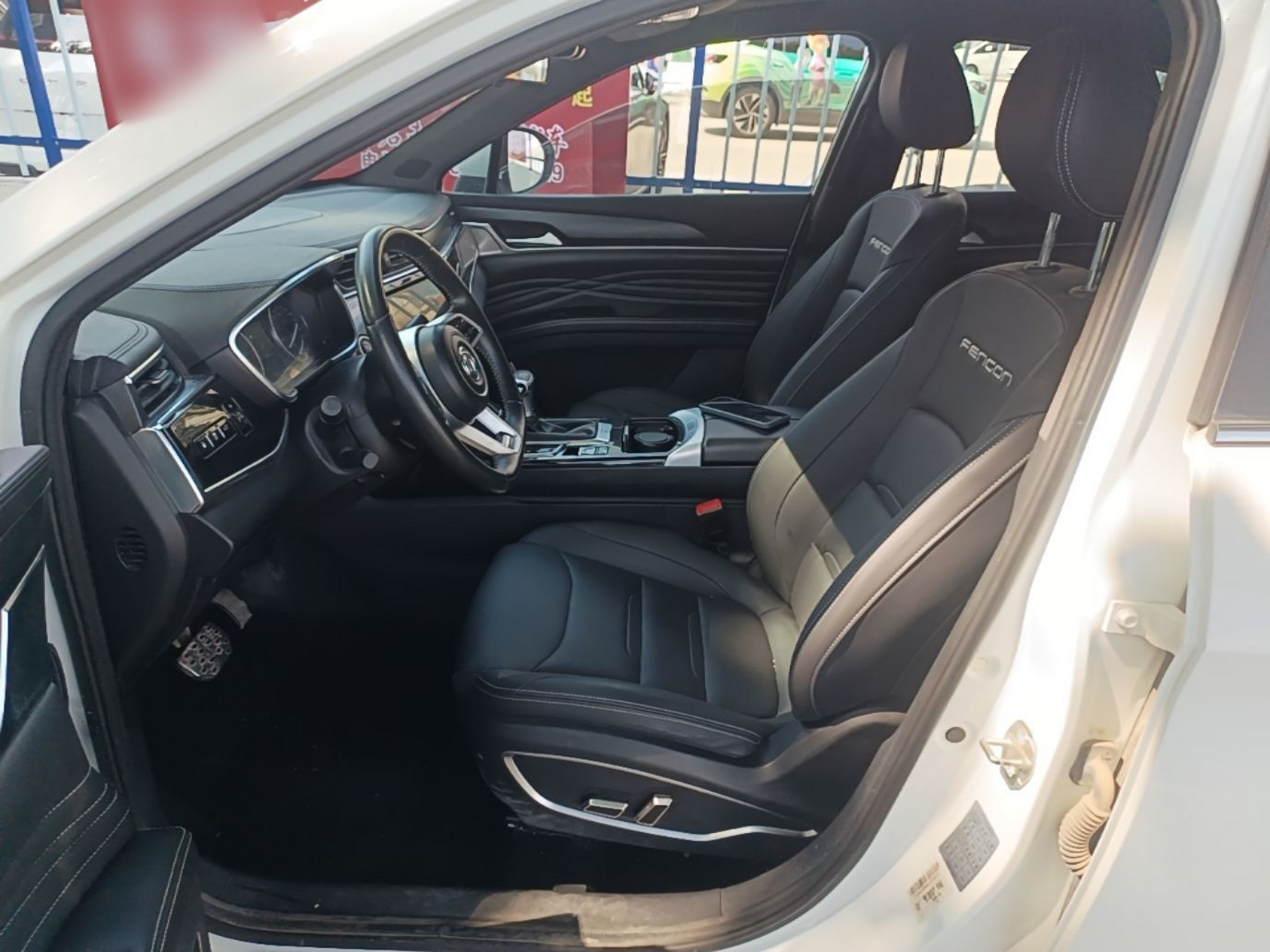 Vordere Reihe im Auto