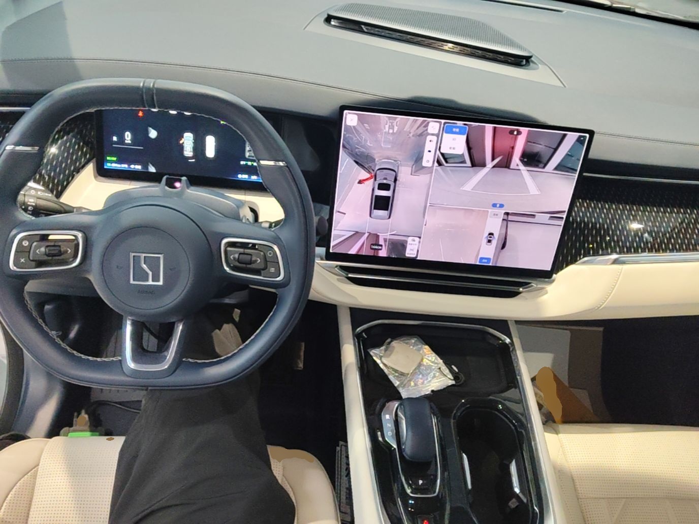 Zeekr 009 2024 Six-Seat Executive Version 4WD 108 kWh — снимка 14