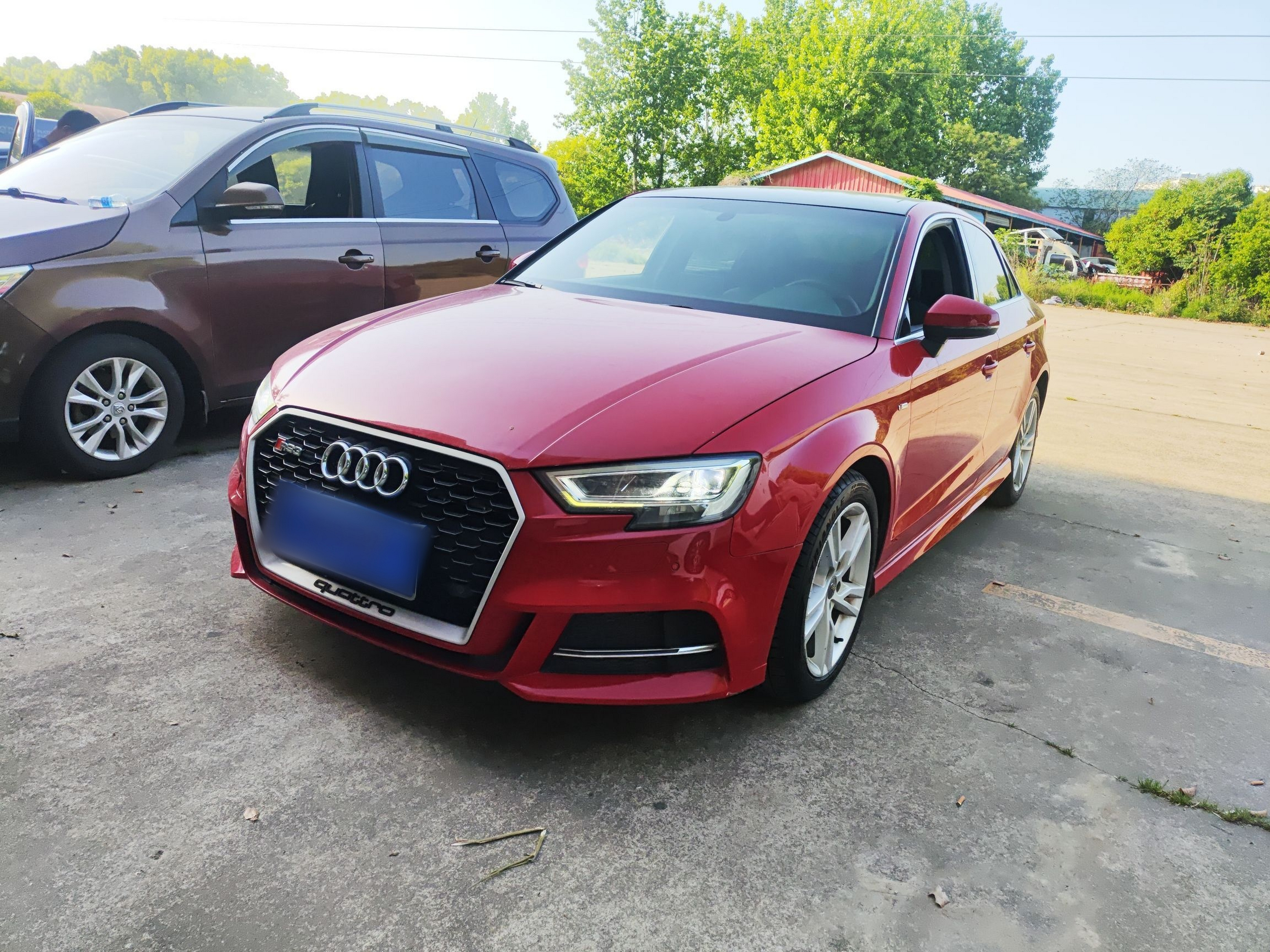 Под передней частью автомобиля