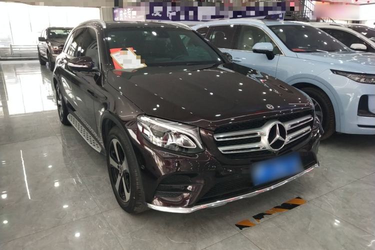 Used Mercedes-Benz GLC 2019 GLC 260 L 4MATIC Luxury Model Front Right 45 Deg