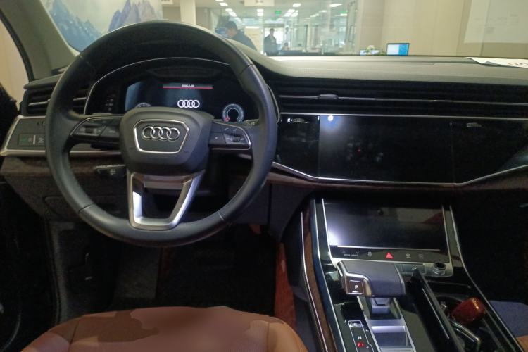 Used Audi Q7 2023 45 TFSI quattro S line Sport model
