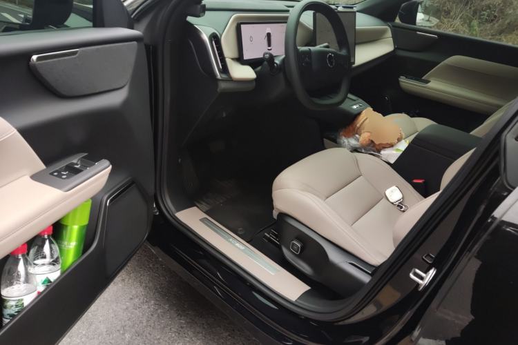 Used Volvo Volvo XC70 Plug-in Hybrid 2026 Model Two-Wheel Drive Long-Range Core