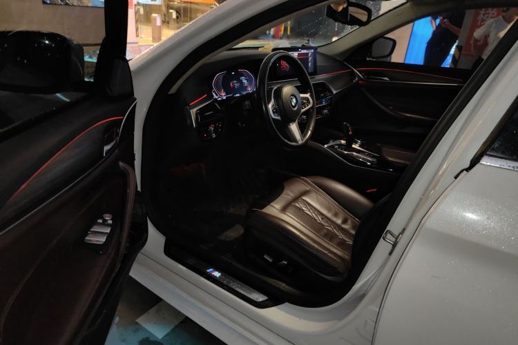 Used BMW 5 Series 2019 Facelifted 530Li Leading Edition M Sport Package