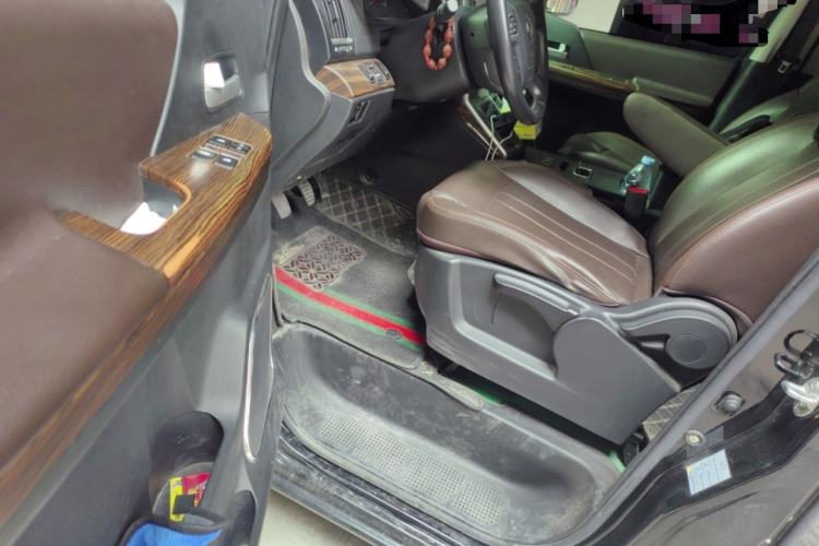 Used FORTHING Lingzhi PLUS 2021 2.0L Manual Luxury 7-Seater Driver Seat