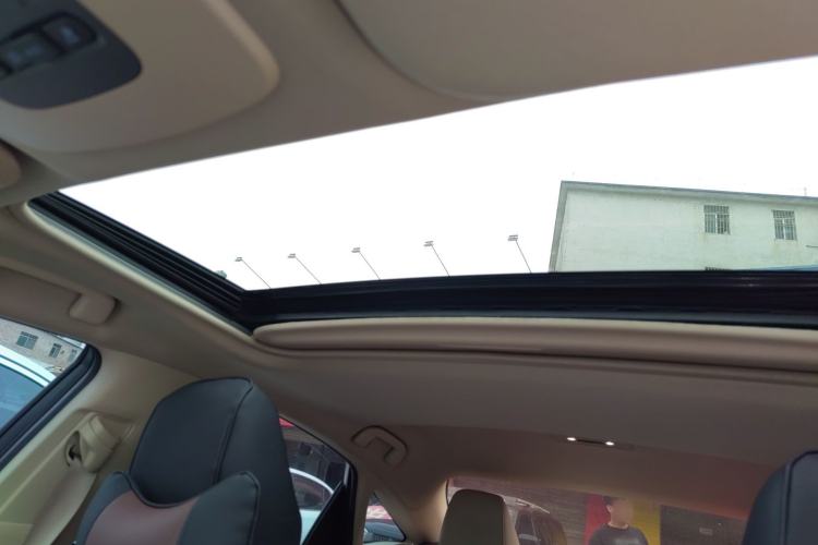 Used Toyota Avalon 2019 Dual-Engine 2.5L Luxury Edition China VI Standard
