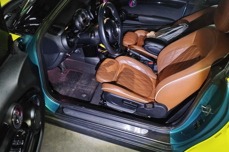 Used MINI 2019 1.5T COOPER CABRIO Temptation Edition Left Front Seat