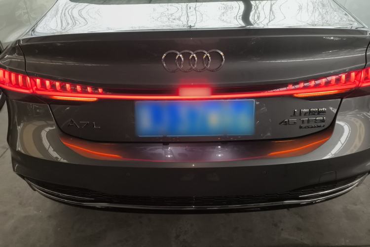 Used Audi A7L 2024 45TFSI quattro S-line Visionary Edition Flow Crystal Package