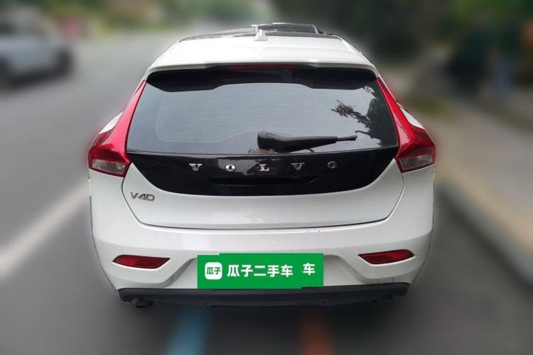 Used Volvo V40 2015 1.6T Zhiya Edition
