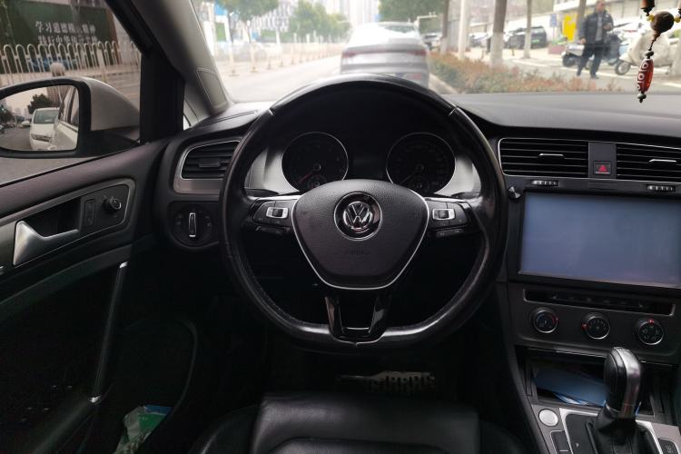 Used Volkswagen Golf 2015 1.4TSI Automatic Luxury Model