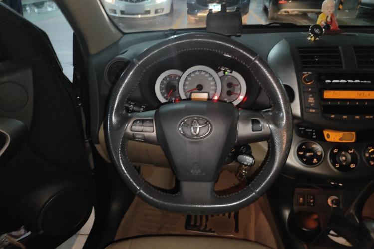 Used Toyota RAV4 2011 2.0L Automatic Luxury Edition