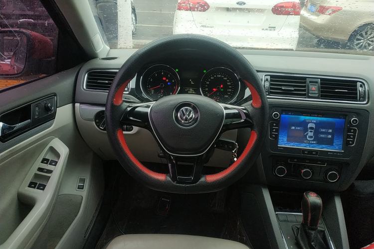 Used Volkswagen Sagitar 2015 230TSI Automatic Comfort Version