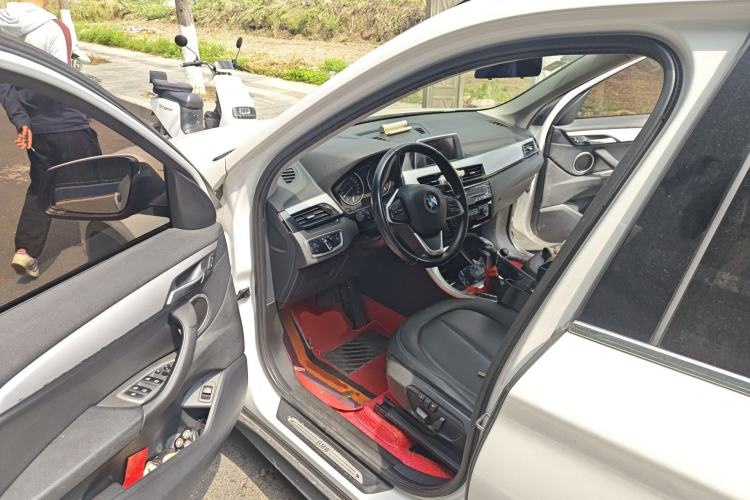 Used BMW X1 2016 sDrive18Li Premium Edition Driver Seat