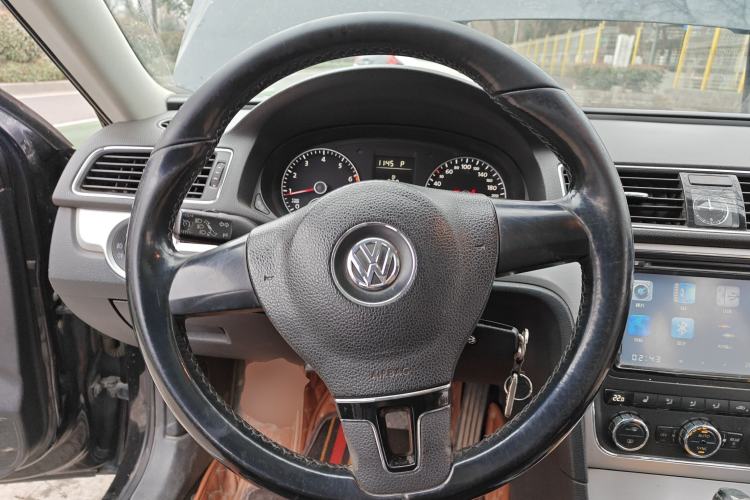 Used Volkswagen Passat 2013 1.8TSI DSG Prestige Edition Steering Wheel