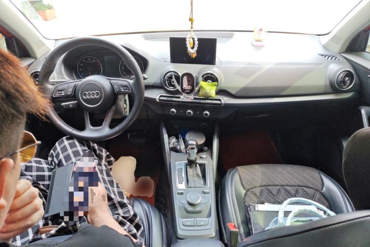 Used Audi Q2L 2018 35 TFSI Launch Exclusive Edition China VI Center Console