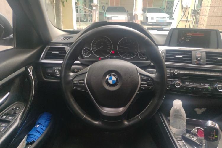 Used BMW 3 Series 2016 320Li Ambition Model
