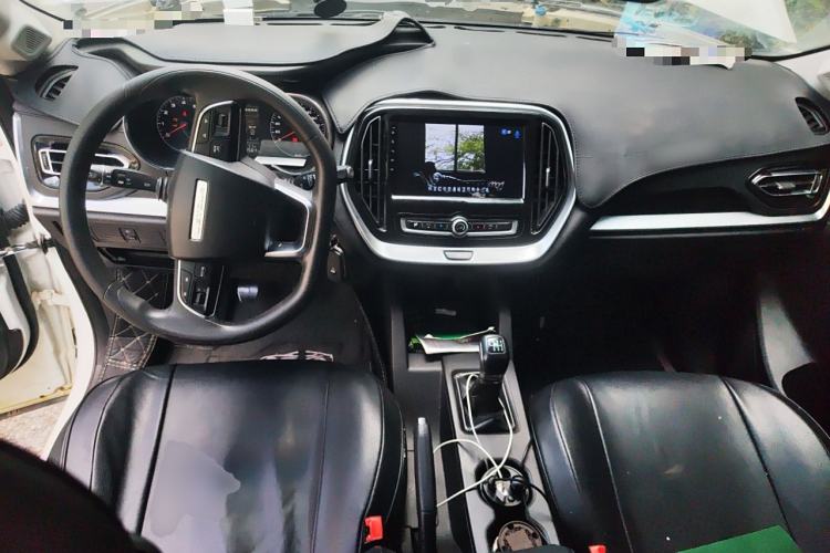 Used JETOUR X70M 2020 Revised 1.5T Manual Partner Version 6-Seater
