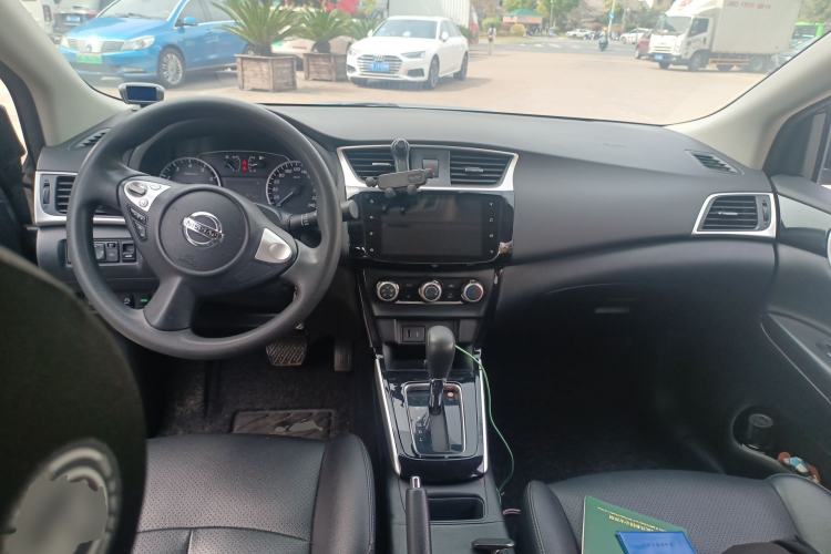 Used Nissan Sylphy 2021 Classic 1.6XL CVT Luxury Edition Center Console