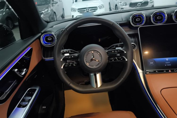 Used Mercedes-Benz GLC 2024 GLC 260 L 4MATIC Luxury Model 5 Seats