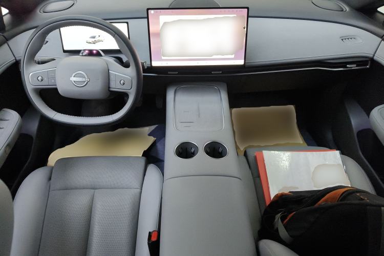 Used Nissan N7 2025 510 Max Center Console