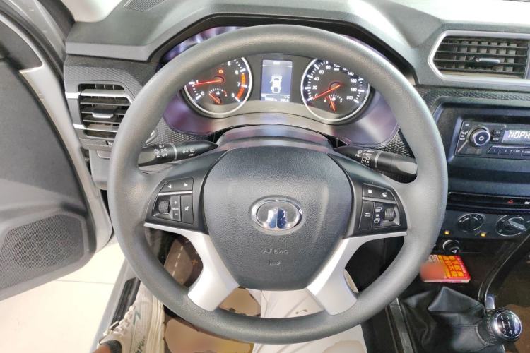 Used Great Wall Wingle 5 2023 "Ganfan" Version 1.5T Gasoline Two-Wheel-Drive Advanced Trim with Long Cargo Bed Steering Wheel