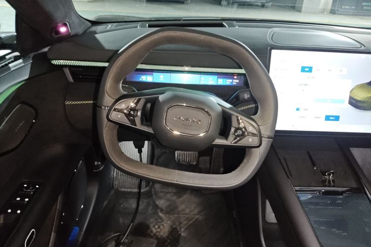 Used Lynk & Co Lynk & Co 10 EM-P 2025 Model 240 All-Wheel Drive Ultra—Sport Edition