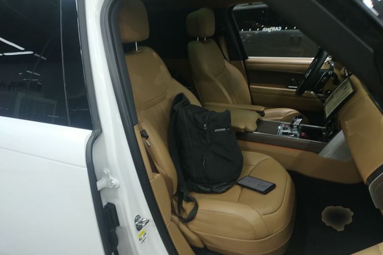 Used Land Rover Range Rover 2023 3.0 L6 400 PS Prestige Seven-Seater Extended Version
