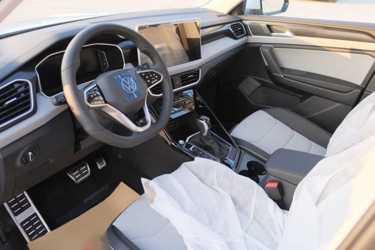 Used Volkswagen Tayron X 2024 330TSI Two-Wheel-Drive Prestige High-Energy Edition Interior 3