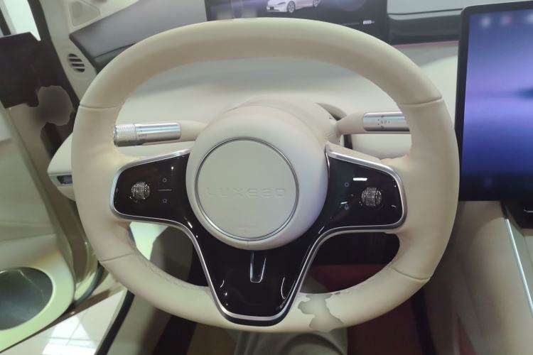 Used Hima Luxeed S7 2025 855 km Max Steering Wheel