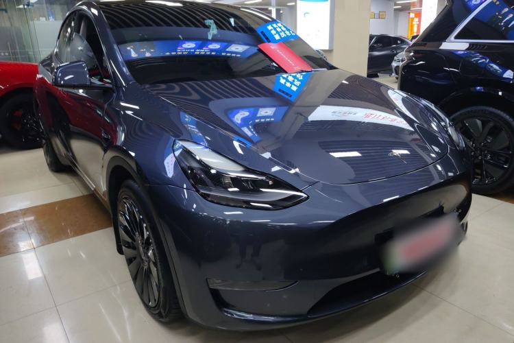 Used Tesla Model Y 2021 Standard Range Rear-Wheel Drive Version Front Right 45 Deg