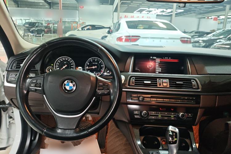 Used BMW 5 Series 2014 525Li Luxury Design Package
