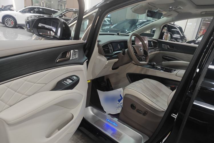 Used Denza D9 2022 DM-i 970 Four-Wheel Drive Prestige Model