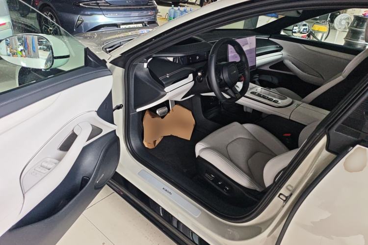 Used Xiaomi Auto SU7 2024 Four-Wheel Drive Ultra-Long Range Advanced Intelligent Driving Max Edition
