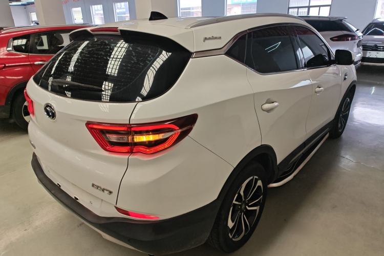 Used Soueast DX7 2018 Prime 1.5T Manual Smart Connect Starry Edition China V Standard Rear Right 45 Deg