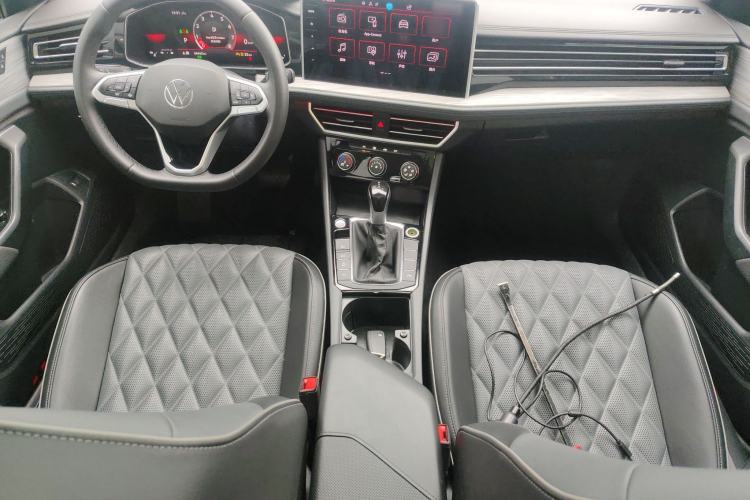 Used Volkswagen Sagitar 2023 300TSI DSG Excellence Edition Center Console