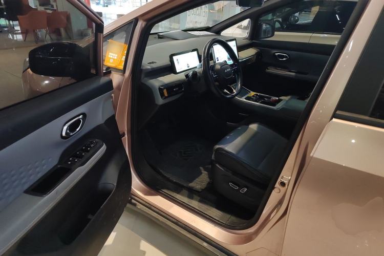 Used AION Y 2022 70 Tech Edition Lithium Iron Phosphate Driver Seat