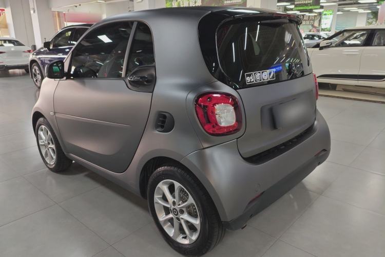 Used smart fortwo 2015 1.0L 52 kW hardtop Dynamic version