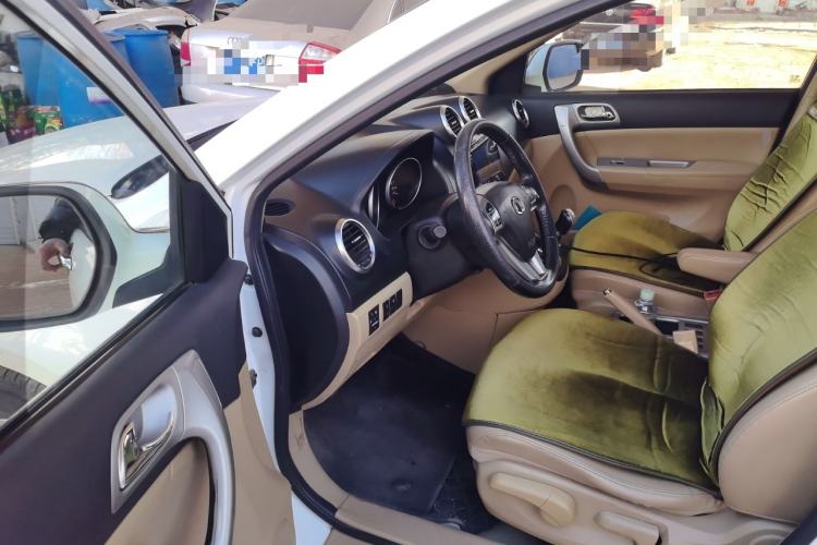 Used Haval H6 2011 Green Silence 2.0T Manual Two-Wheel Drive Urban Model