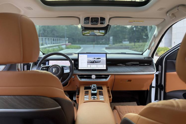 Used Tank 500 New Energy 2025 Hi4-Z Interior 1