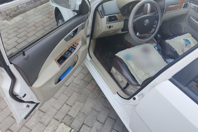 Used Buick Excelle 2015 1.5L Automatic Classic Model
