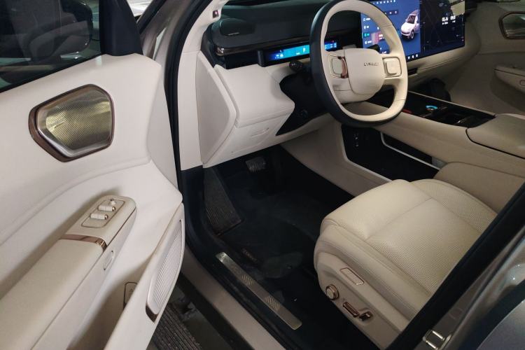 Used Lynk & Co 900 2025 1.5T Ultra
