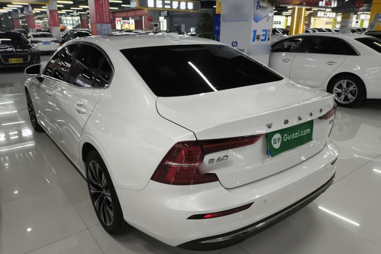 Used Volvo S60 2023 B4 Zhiyuan Luxury Edition
