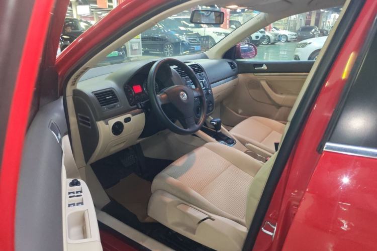 Used Volkswagen Sagitar 2009 1.6L Automatic Fashion Edition