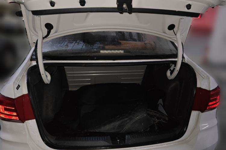 Used Volkswagen Santana 2016 1.6L Manual Fashion Edition