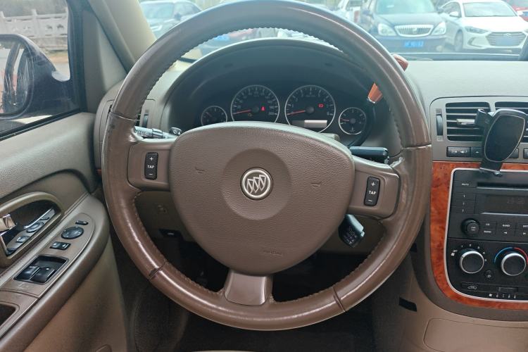 Used Buick GL8 2011 2.4L LT Executive Edition
