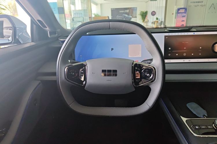 Used Geely Galaxy E8 2025 700 km Long-Range Intelligent Driving Version Steering Wheel